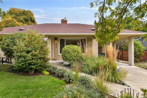 3213 Aldridge St, Saanich BC V8P 4L7 - 3 bed, 1 bath property for sale in Saanich