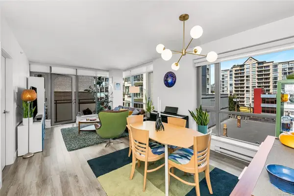 #402 - 838 Broughton St #402, Victoria BC V8W 1E4 - 2 bed, 1 bath property for sale in Victoria