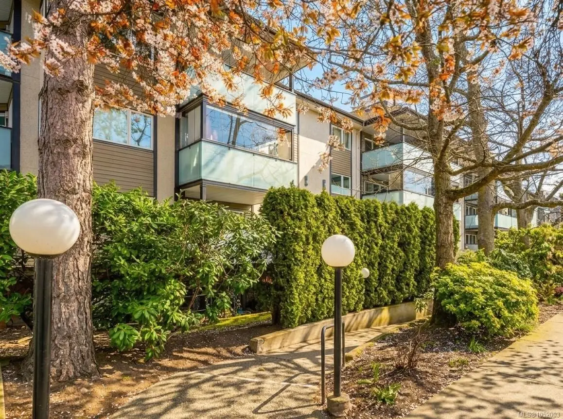 #411 - 1619 Morrison St #411, Victoria BC V8R 5R8