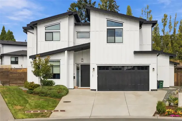 4157 Jagat Pl, Saanich BC V8X 5H3 - 5 bed, 5 bath property for sale in Saanich
