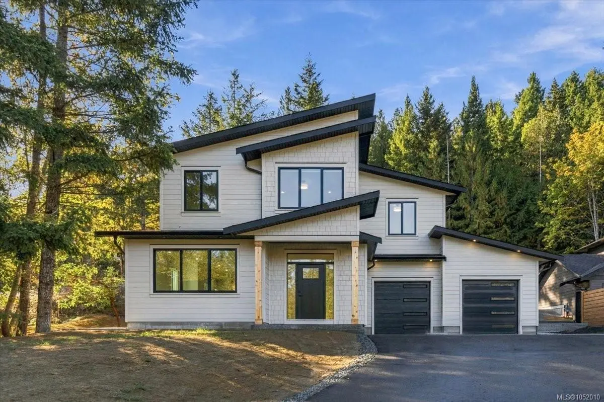8015 Ridge Rd, Lantzville BC V0R 2H0