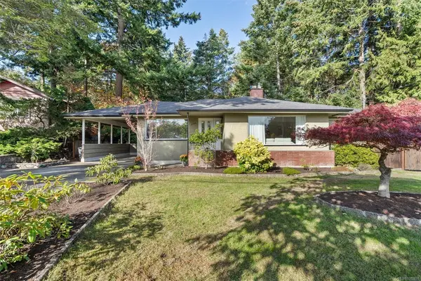 2104 Wenman Dr, Saanich BC V8N 2S2 - 4 bed, 2 bath property for sale in Saanich