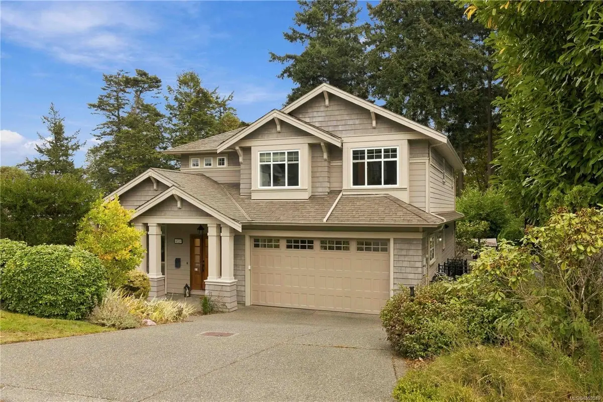 4529 Seawood Terr, Saanich BC V8N 3W1