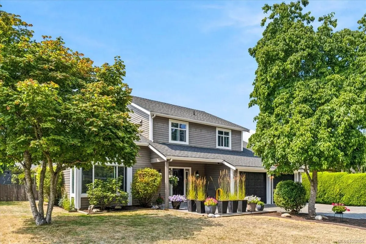 558 Johnstone Rd, French Creek BC V9P 2A5