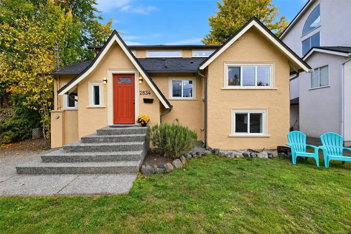 2834 Wyndeatt Ave, Saanich BC V9A 2L8