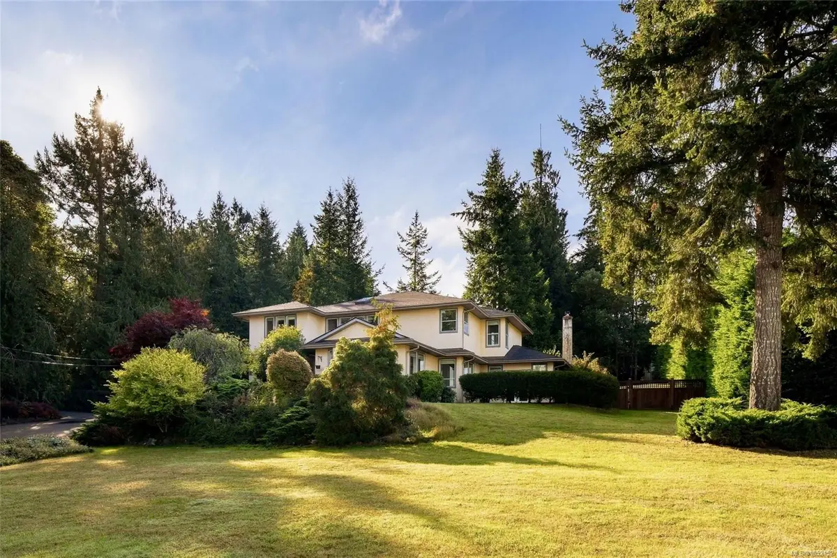 11466 Sumac Dr, North Saanich BC V8L 5J8