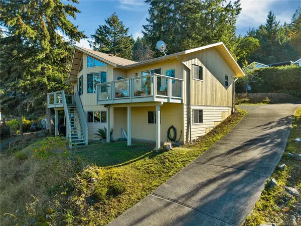 3122 Dolphin Dr, Nanoose Bay BC V9P 932 - 2 bed, 1 bath property for sale in Nanoose Bay