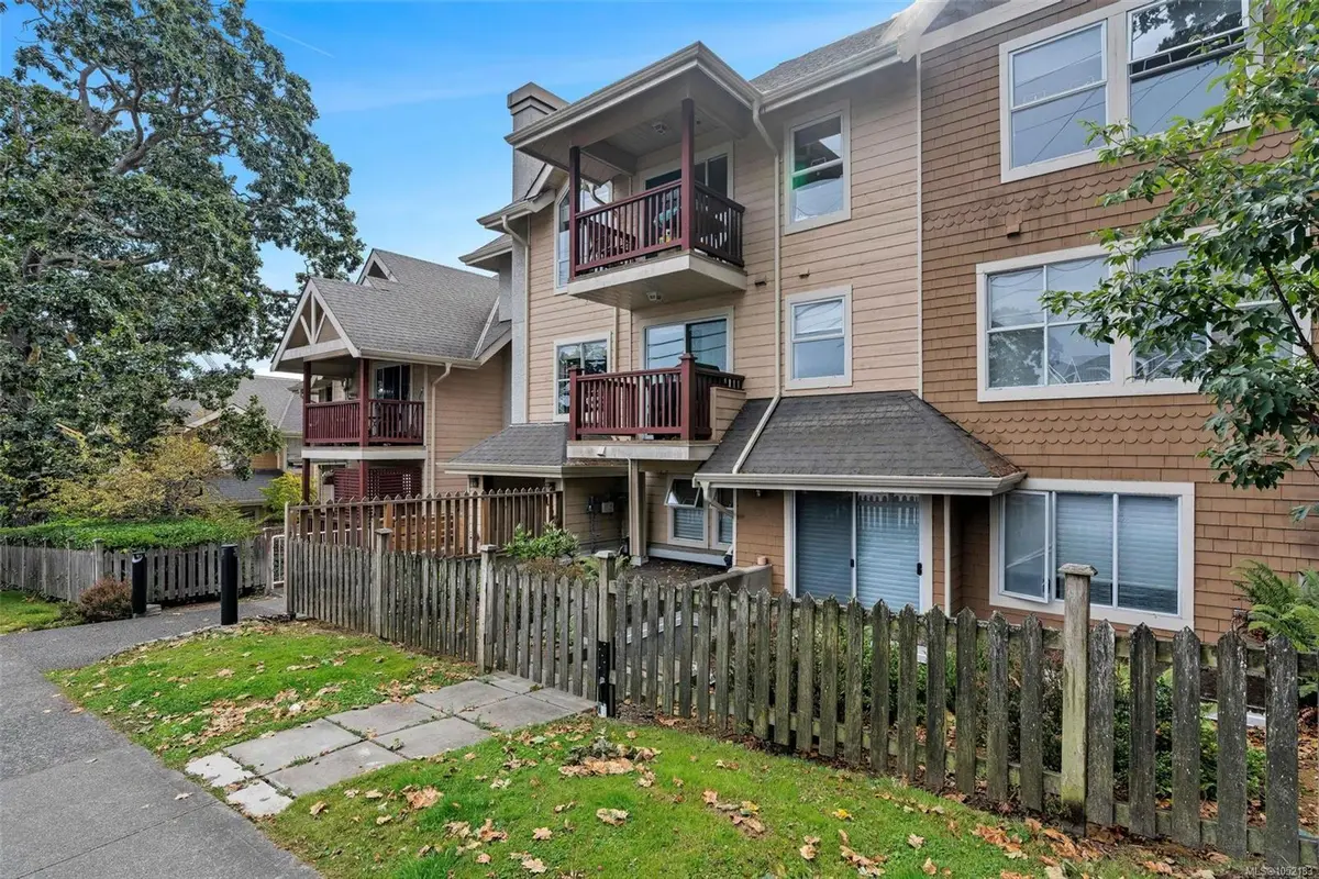 #305 - 1593 Begbie St #305, Victoria BC V8R 1K9
