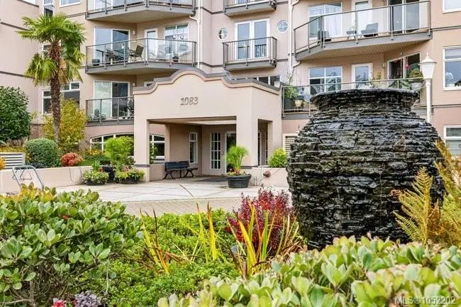#204 - 1083 Tillicum Rd #204, Esquimalt BC V9A 7L7