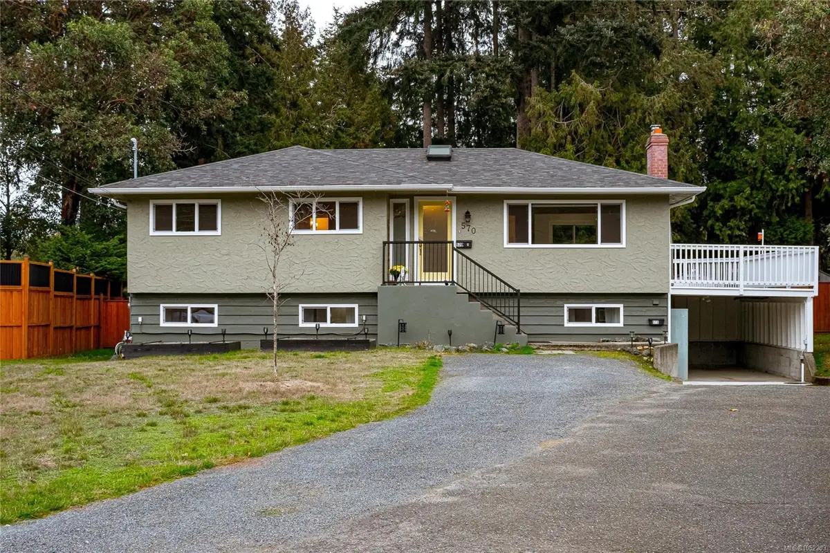 570 Cedarcrest Dr, Colwood BC V9C 1M3