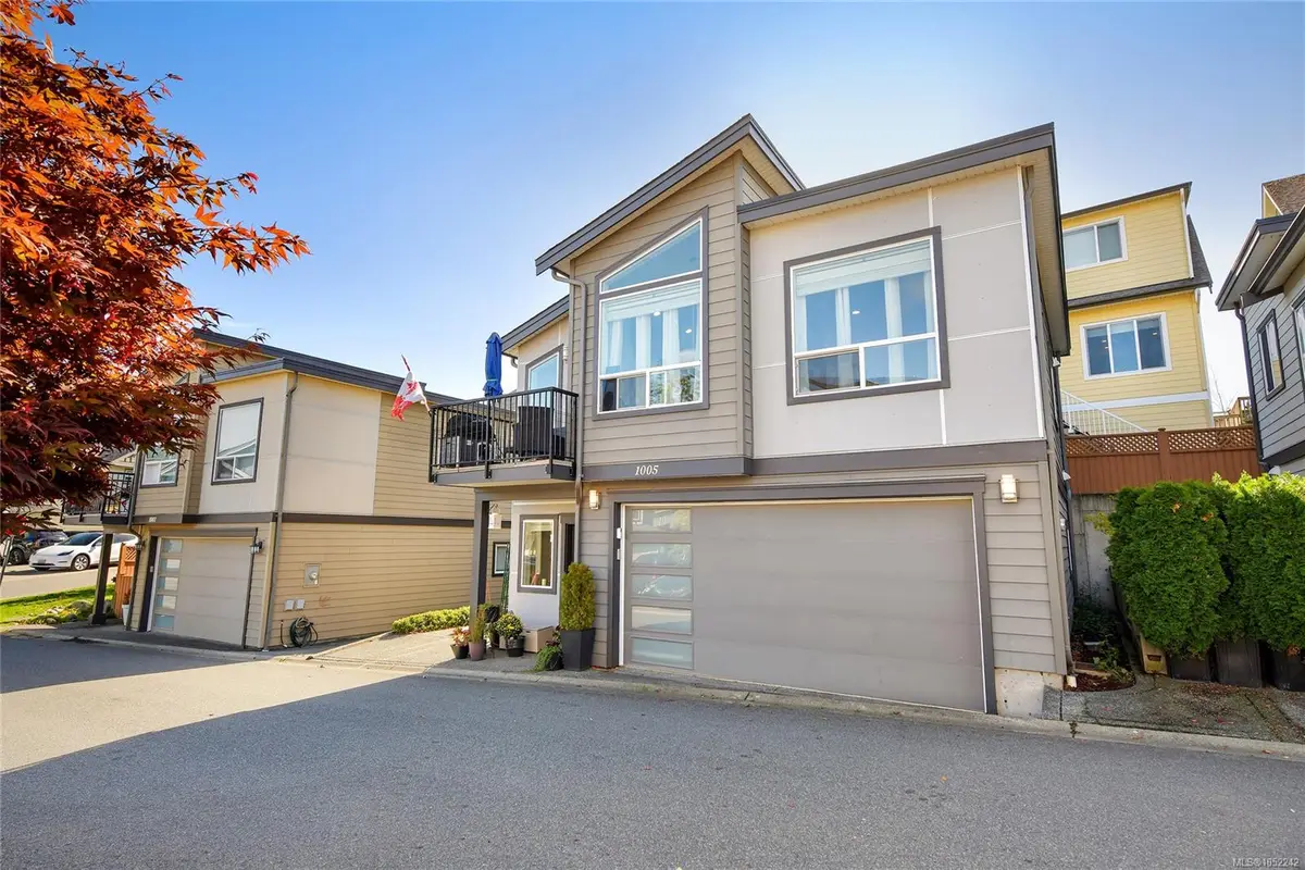 1005 Boeing Close, Langford BC V9B 0R2