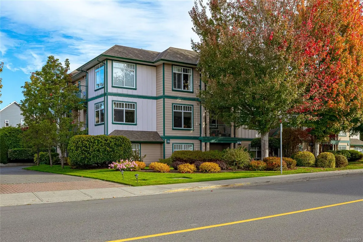 #102 - 2318 James White Blvd #102, Sidney BC V8L 1Z6