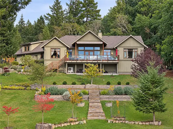 123 Murrelet Pl, Salt Spring BC V8K 1G9 - 4 bed, 3 bath property for sale in Salt Spring