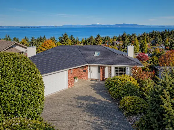 974 Seapearl Pl, Saanich BC V8Y 2X2 - 4 bed, 2.0 bath in Saanich