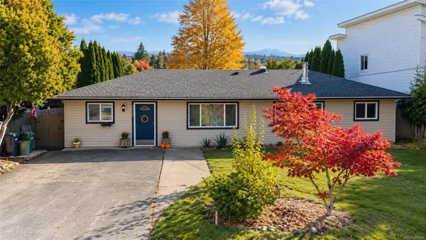 5883 Heather St, Duncan BC V9L 0A3 - 3 bed, 2 bath property for sale in Duncan