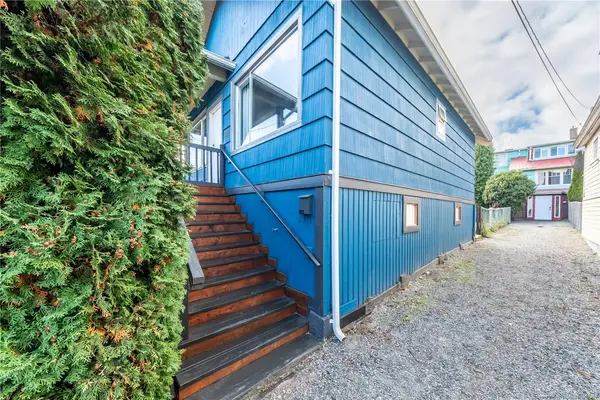 40 Irwin St, Nanaimo BC V9R 4X1 - 2 bed, 1 bath property for sale in Nanaimo