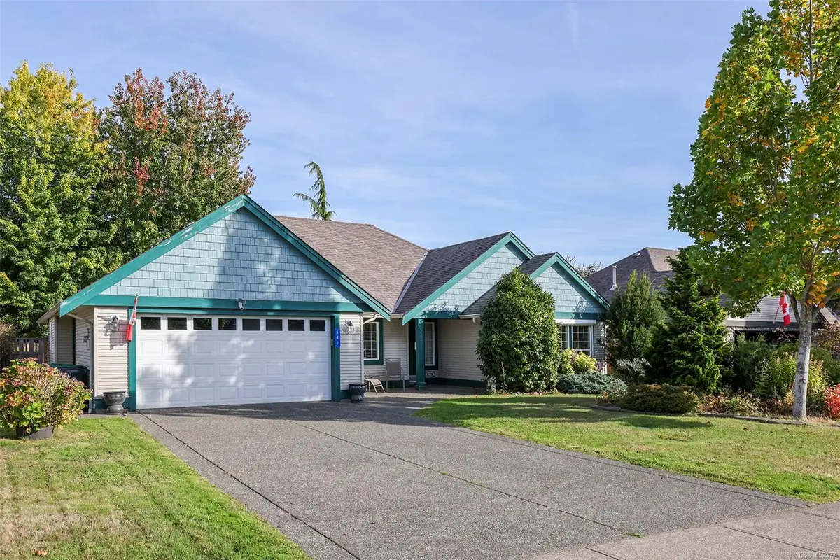 642 Olympic Dr, Comox BC V9M 4G8