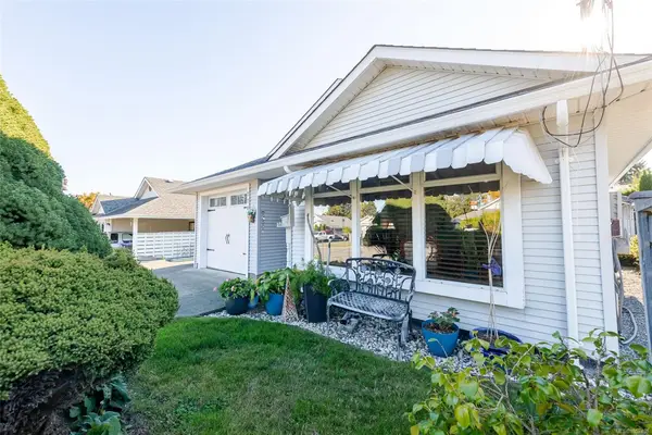 #A - 770 Park Pl #A, Courtenay BC V9N 8K6 - 2 bed, 1 bath property for sale in Courtenay