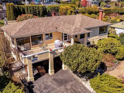 916 Claremont Ave, Saanich BC V8Y 1K3