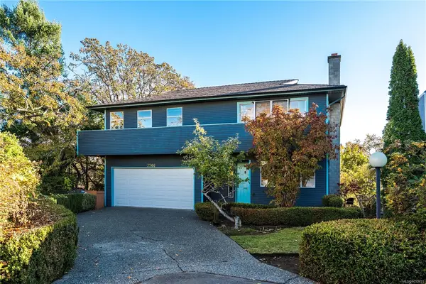 3566 McInnis Rise, Saanich BC V8P 1Y8 - 4 bed, 3.0 bath in Saanich