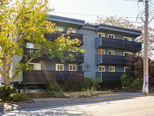 #201 - 1215 Bay St #201, Victoria BC V8T 1S7 - 2 bed, 1.0 bath in Victoria