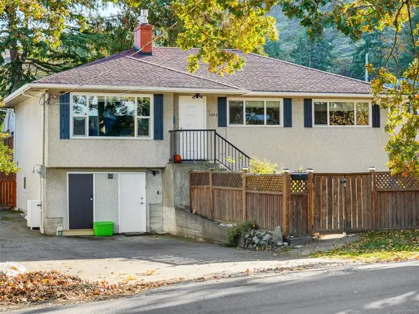 3595 Richmond Rd, Saanich BC V8P 4R3 - 5 bed, 3.0 bath in Saanich