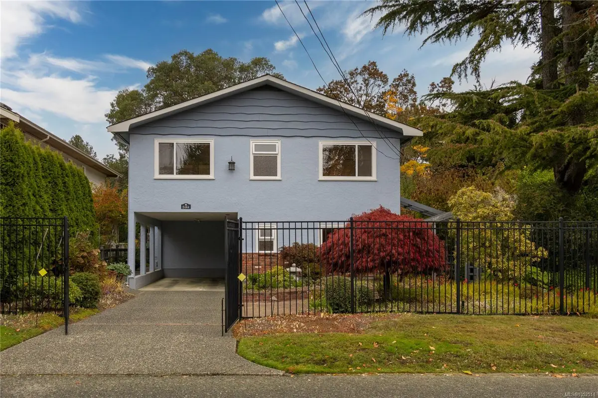 2464 Hazel St, Oak Bay BC V8S 2X5