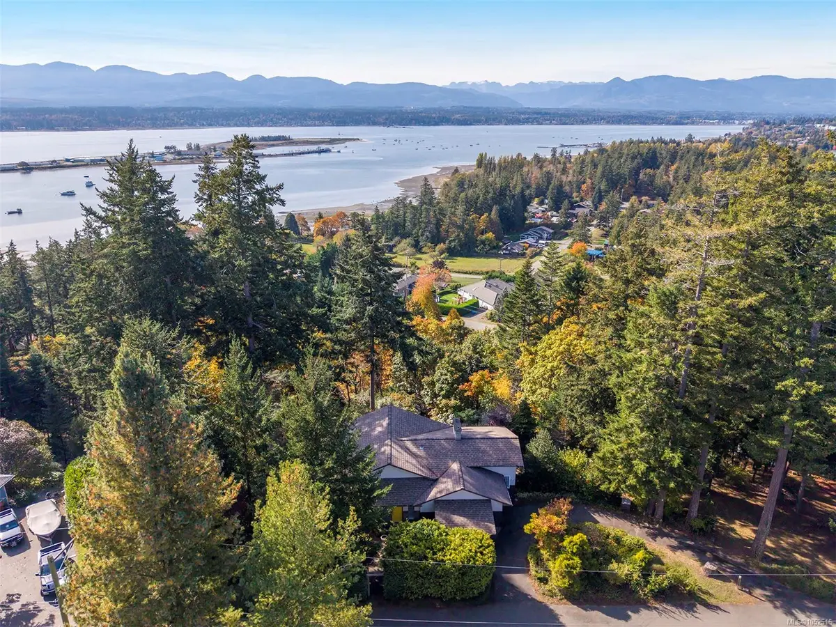 1183 Moore Rd, Comox BC V9M 3X1