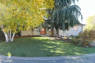 349 Durrand Pl, Courtenay BC V9N 8N3