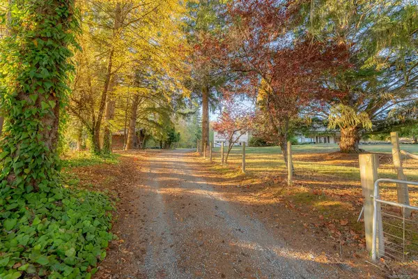 1035 Briarwood Cres, Mill Bay BC V8H 1A5 - 8 bed, 6.0 bath in Mill Bay
