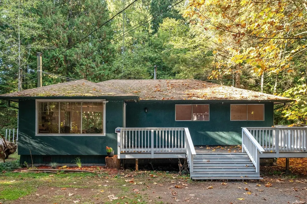 705 Carr Blvd, Gabriola Island BC V0R 1X3