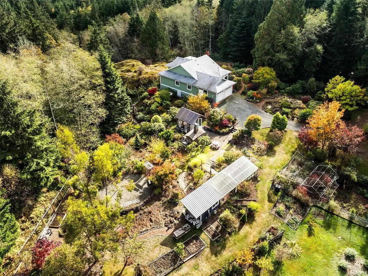 8126 Brutus Ridge Rd, Sooke BC V9Z 1E3