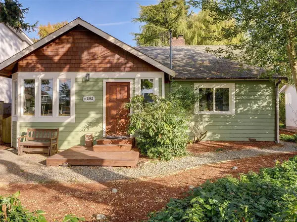 1882 Neil St, Saanich BC V8R 3C7 - 3 bed, 1.0 bath in Saanich