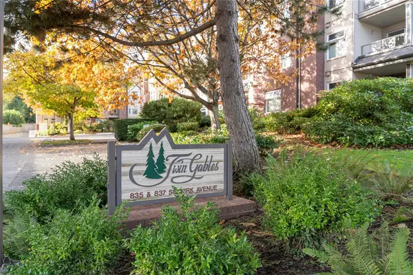 #105 - 835 Selkirk Ave #105, Esquimalt BC V9A 2T7 - 2 bed, 2.0 bath in Esquimalt