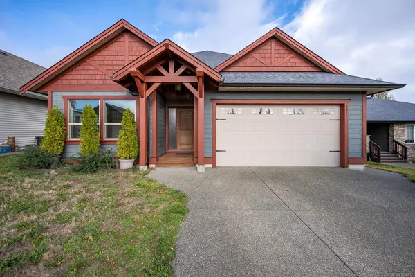 2644 Kendal Ave, Cumberland BC V0R 1S0 - 4 bed, 3 bath property for sale in Cumberland