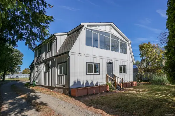 770 Knight Rd, Comox BC V9M 3T3 - 3 bed, 2 bath property for sale in Comox