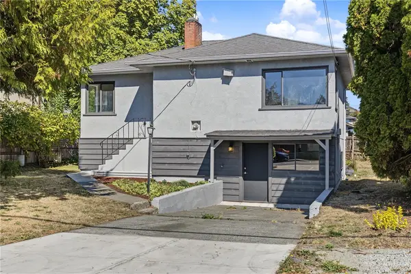 244 Regina Ave, Saanich BC V8Z 1J5 - 3 bed, 2.0 bath in Saanich