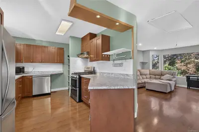 7115 Wallace Dr, Central Saanich BC V8M 1G9