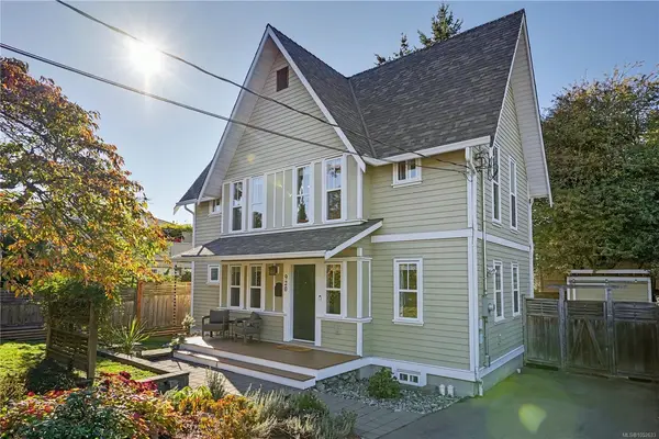 920 Mary St, Victoria BC V9A 3W6 - 4 bed, 3.0 bath in Victoria