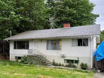 6080 Stuart Ave, Port Alberni BC V9Y 9E6