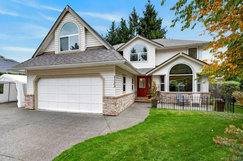 1123 Zeballos Dr, Courtenay BC V9N 8P7