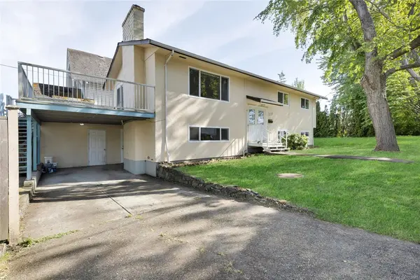 1575 Burton Ave, Victoria BC V8T 2N3 - 6 bed, 2.0 bath in Victoria