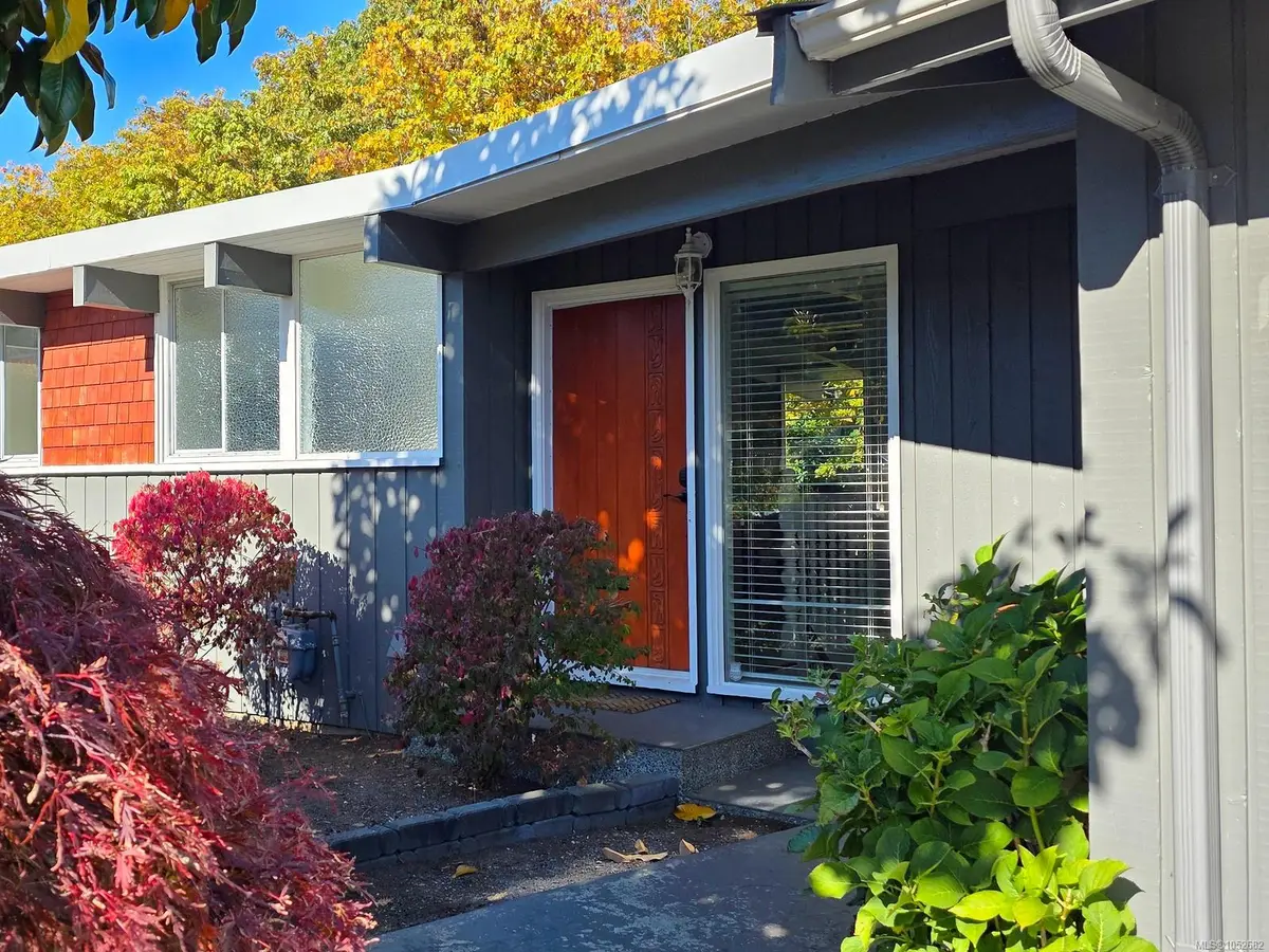 830 Beach Dr, Nanaimo BC V9S 2Y3