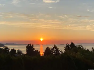 5072 Vista View Cres, Nanaimo BC V9V 1L6