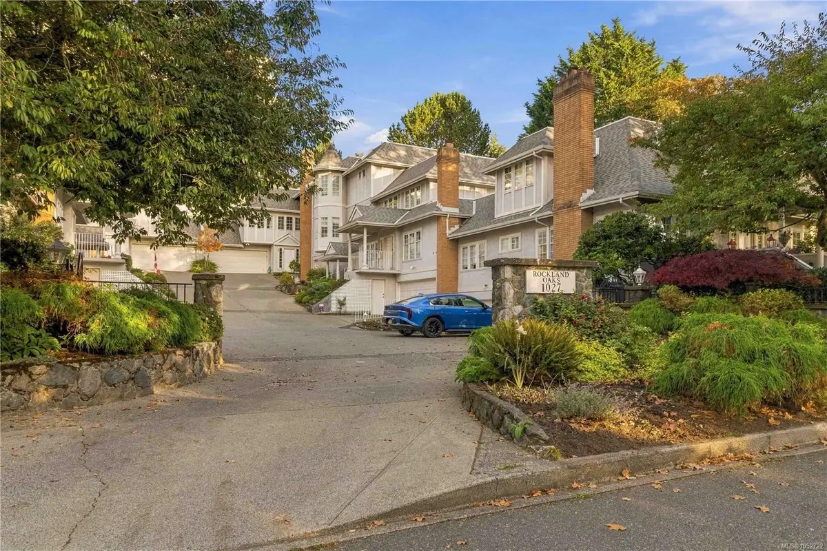 #7 - 1029 Belmont Ave #7, Victoria BC V8S 3T4