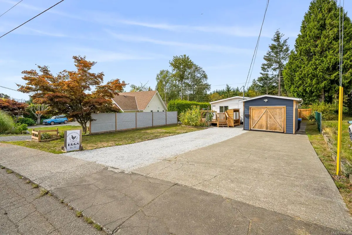 1990 4th St E, Courtenay BC V9N 6V3