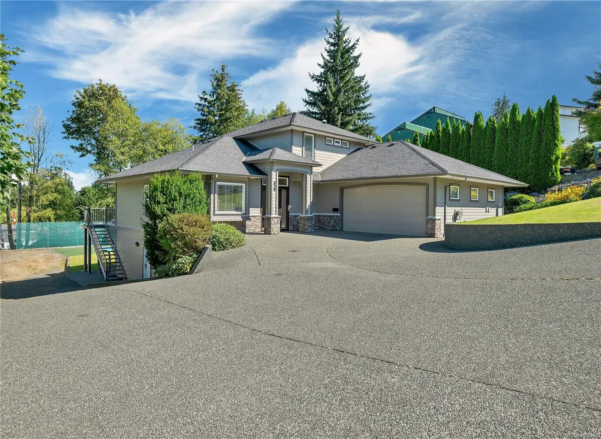 830 Pinecrest Rd, Campbell River BC V9W 3P3