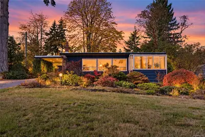 8698 East Saanich Rd, North Saanich BC V8L 1H2