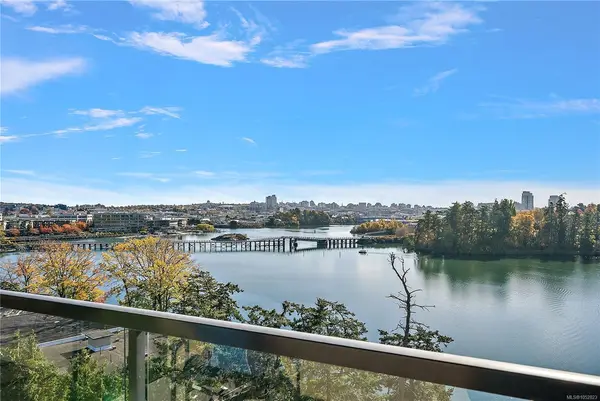 #802 - 105 Gorge Rd E #802, Victoria BC V9A 6Z3 - 1 bed, 1.0 bath in Victoria