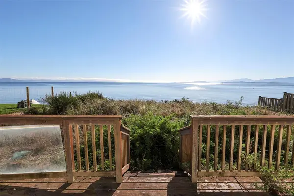 622 Hutton Rd, Comox BC V9M 3V5 - 3 bed, 2 bath property for sale in Comox